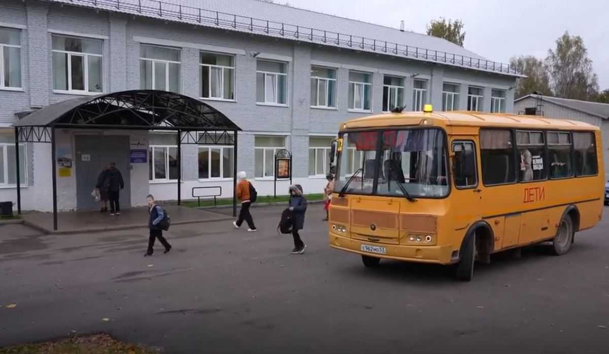 В Новгородскую область до конца года поступят 25 школьных автобусов В Новгородскую область до конца года поступят 25 школьных автобусов