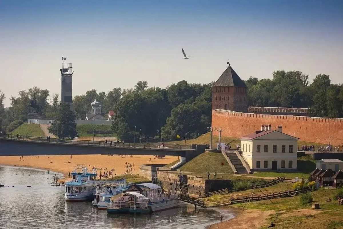 В 10 новгородских гостиниц можно заселиться с помощью мессенджера Мах В 10 новгородских гостиниц можно заселиться с помощью мессенджера Мах