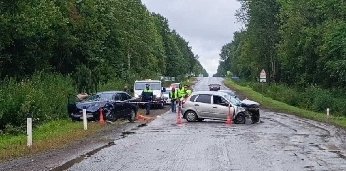 В Окуловском округе столкнулись «Лада Калина» и «Форд Фокус» В Окуловском округе столкнулись «Лада Калина» и «Форд Фокус»