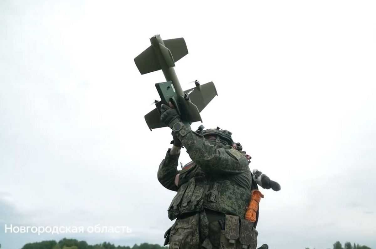 Добровольцы отряда БАРС будут защищать новгородское небо Добровольцы отряда БАРС будут защищать новгородское небо