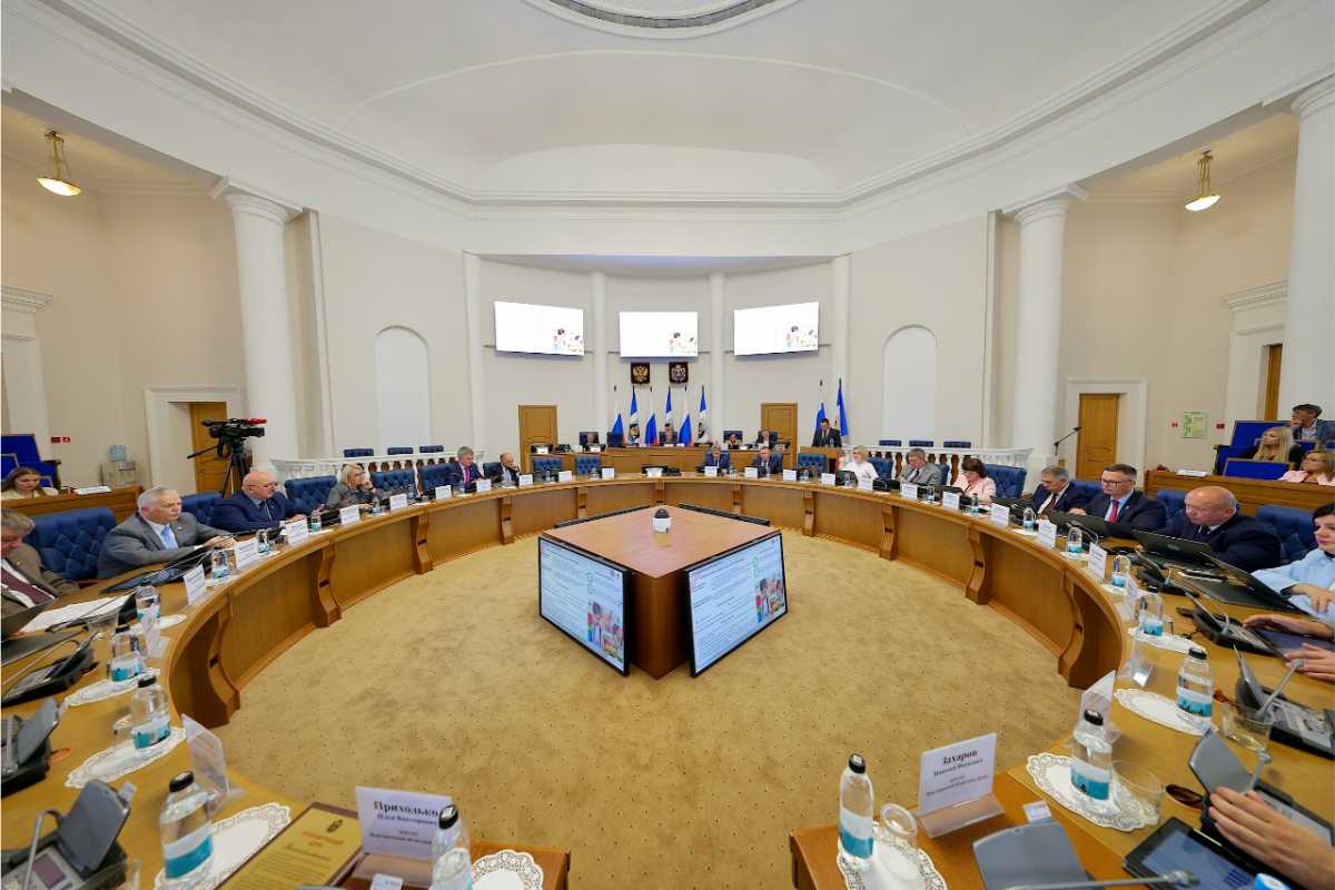 За пять лет Новгородская областная дума приняла почти тысячу законов За пять лет Новгородская областная дума приняла почти тысячу законов