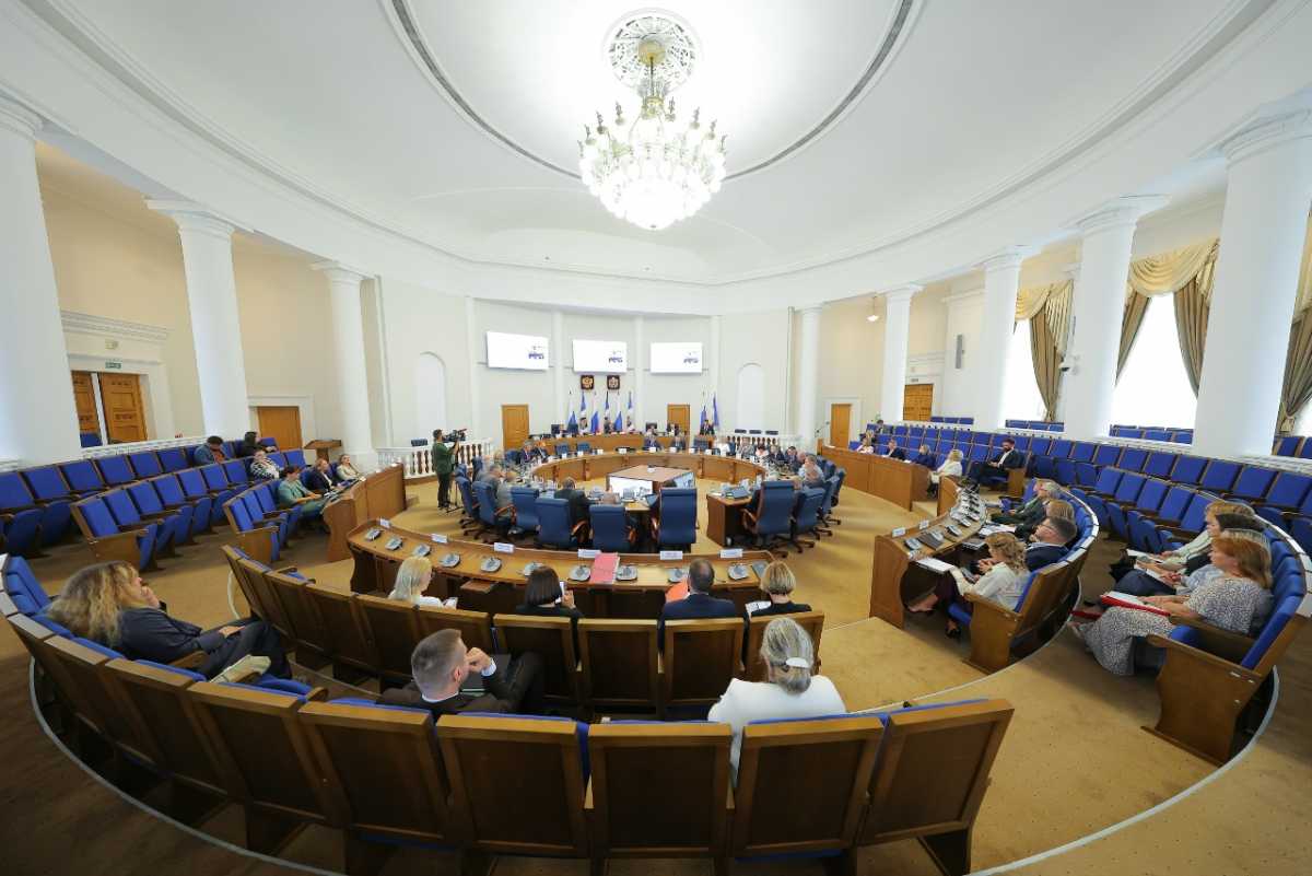 В Новгородской области совершенствуют меры поддержки водителей общественного транспорта В Новгородской области совершенствуют меры поддержки водителей общественного транспорта