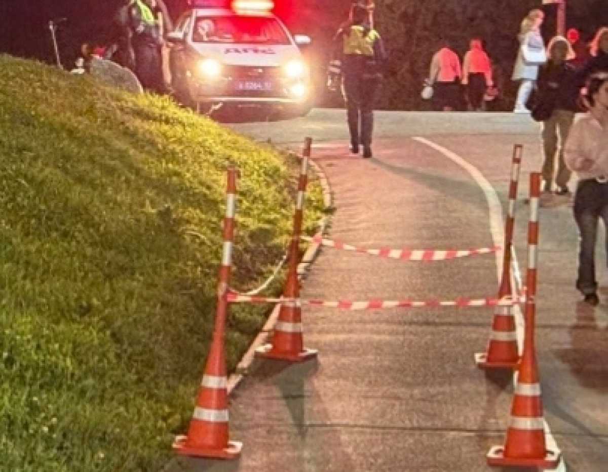 У стен Новгородского кремля столкнулись подростки на электросамокатах У стен Новгородского кремля столкнулись подростки на электросамокатах