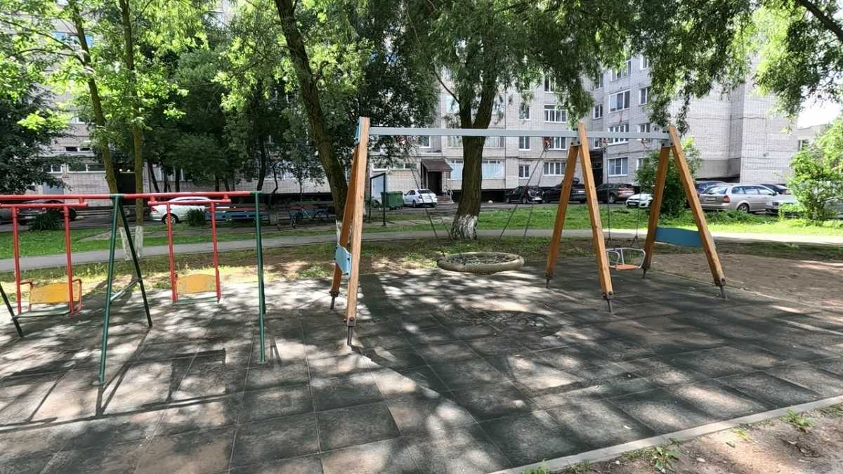 За сезон в Великом Новгороде и Старой Руссе благоустроили семь дворов За сезон в Великом Новгороде и Старой Руссе благоустроили семь дворов