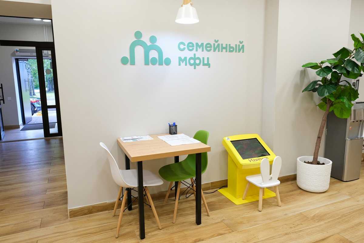 Глава минтруда России ознакомился с работой новгородской службы заботы о беременных Глава минтруда России ознакомился с работой новгородской службы заботы о беременных