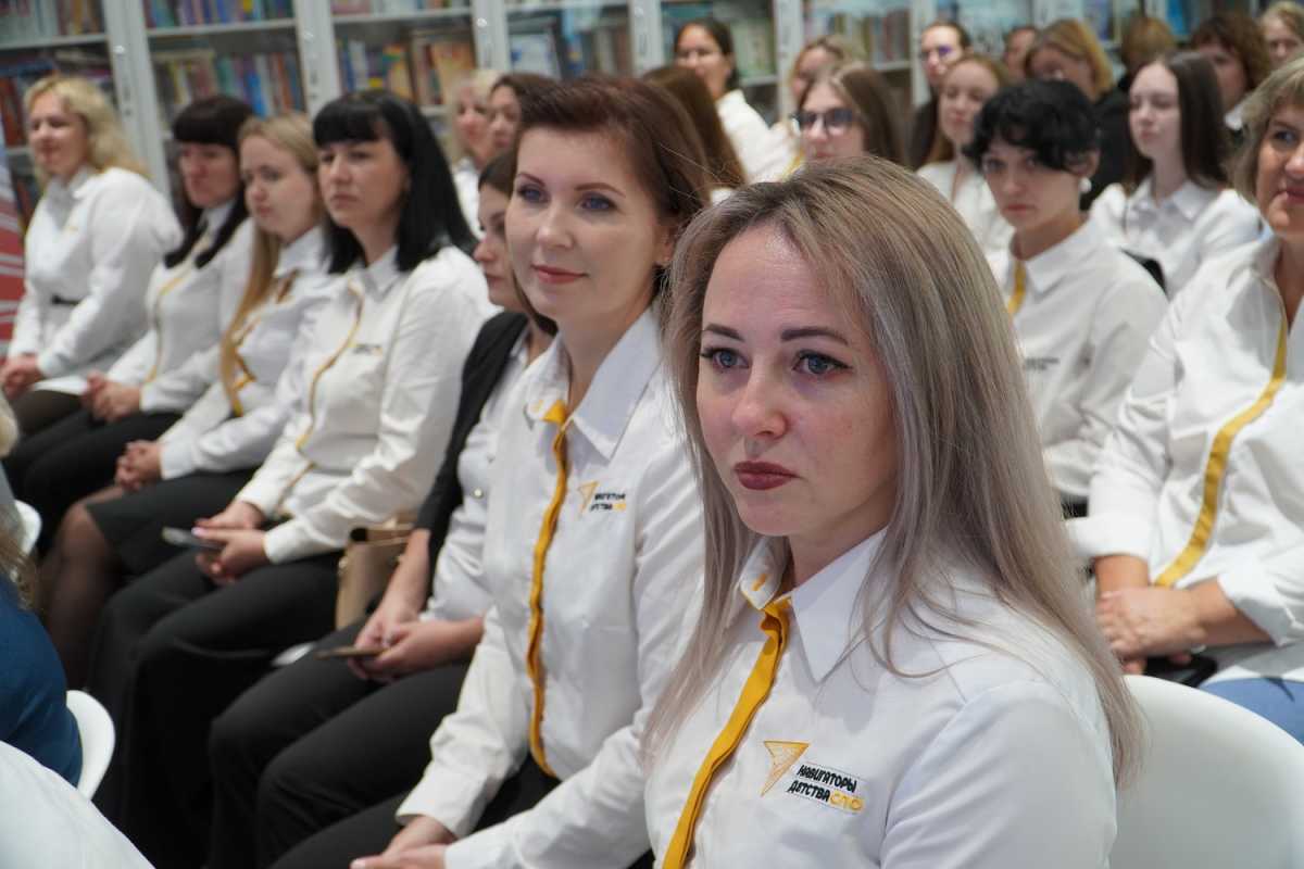 Более 130 специалистов собрались на съезд советников по воспитанию в Великом Новгороде Более 130 специалистов собрались на съезд советников по воспитанию в Великом Новгороде