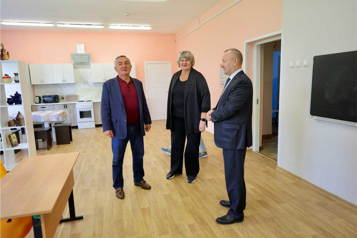 Две «Точки роста» появились в деревенских школах Батецкого округа Две «Точки роста» появились в деревенских школах Батецкого округа