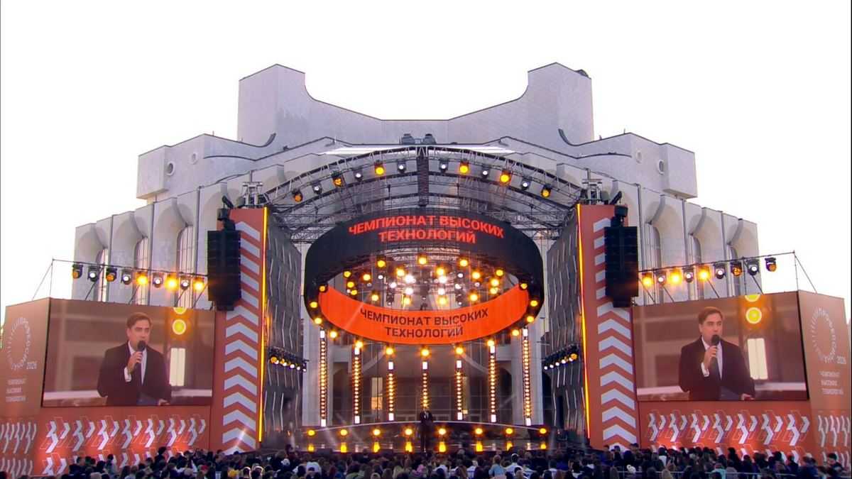 Для финала ЧВТ в Великом Новгороде привезли колёса от поезда «Ласточка» Для финала ЧВТ в Великом Новгороде привезли колёса от поезда «Ласточка»