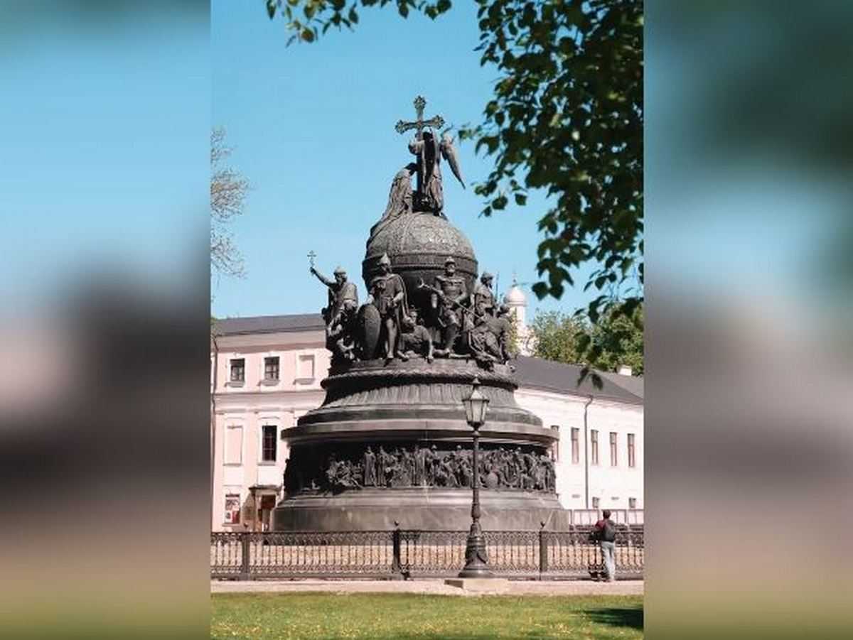 Жители Новгородской области получили на портале госуслуг видеосообщение от Александра Дронова Жители Новгородской области получили на портале госуслуг видеосообщение от Александра Дронова