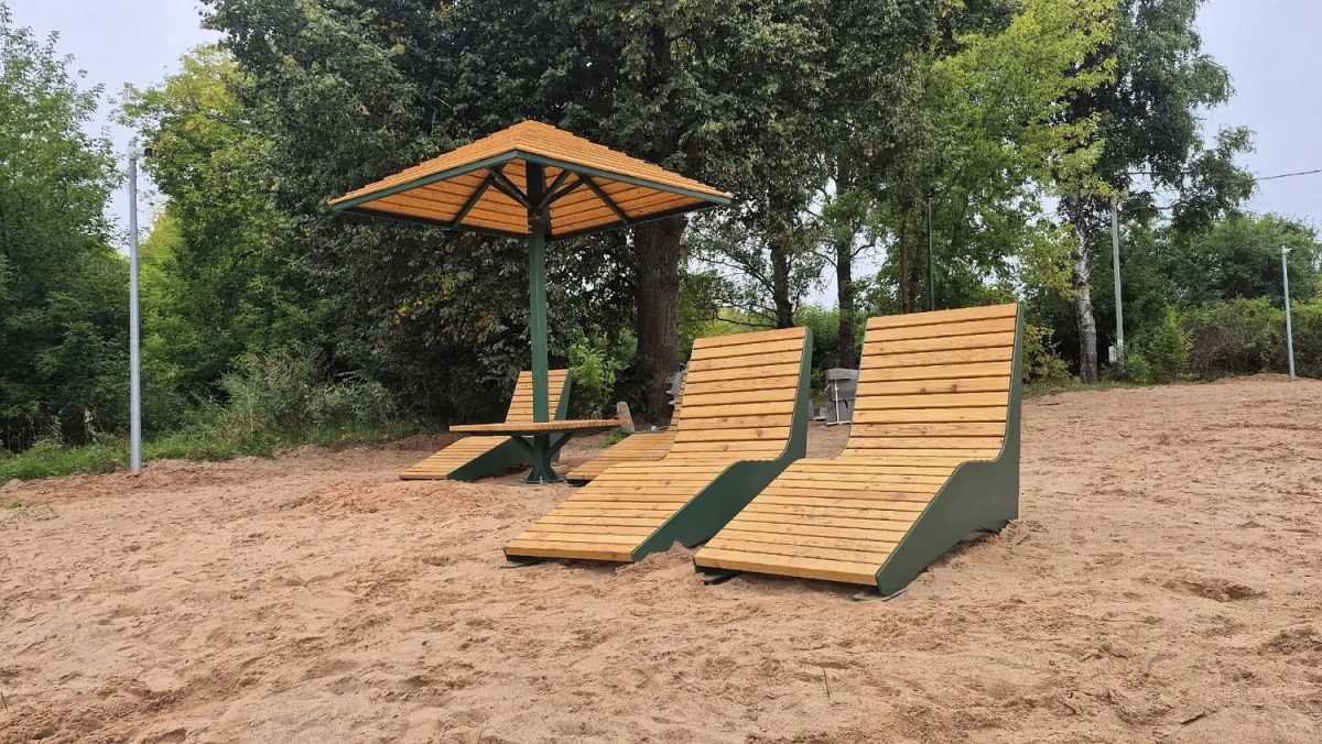 В Старой Руссе завершили благоустройство зоны отдыха в микрорайоне «Городок» В Старой Руссе завершили благоустройство зоны отдыха в микрорайоне «Городок»