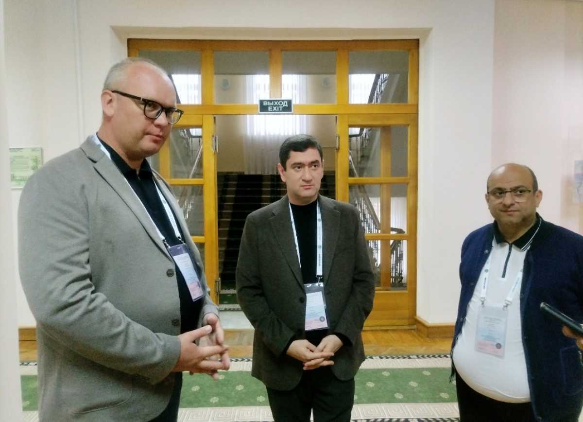 Международные наблюдатели из Армении побывали на избирательных участках в Великом Новгороде Международные наблюдатели из Армении побывали на избирательных участках в Великом Новгороде