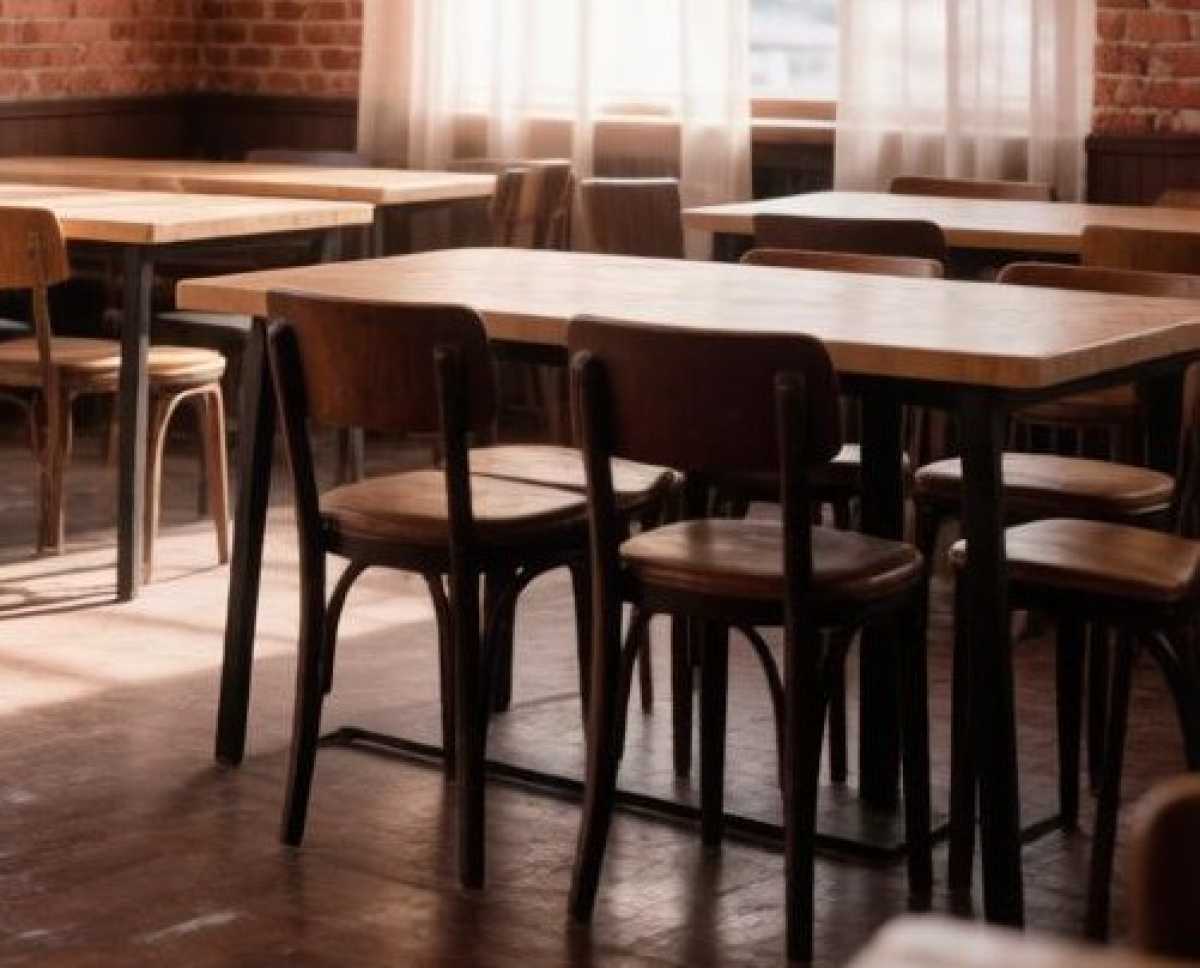 Суд приостановил работу столовой «Два жирафа» в Великом Новгороде на 40 суток Суд приостановил работу столовой «Два жирафа» в Великом Новгороде на 40 суток