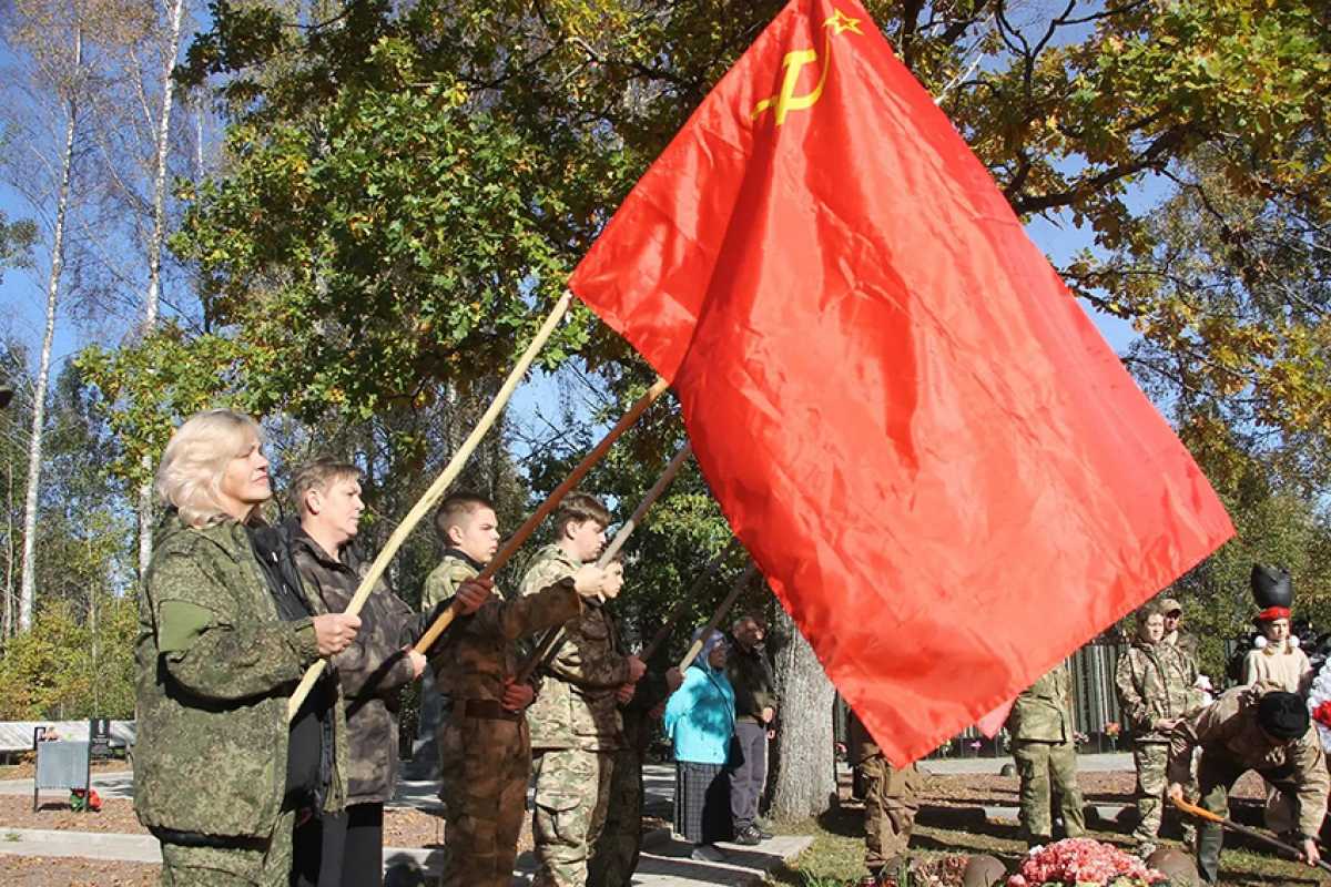 В Демянском округе с почестями захоронили останки советских бойцов В Демянском округе с почестями захоронили останки советских бойцов