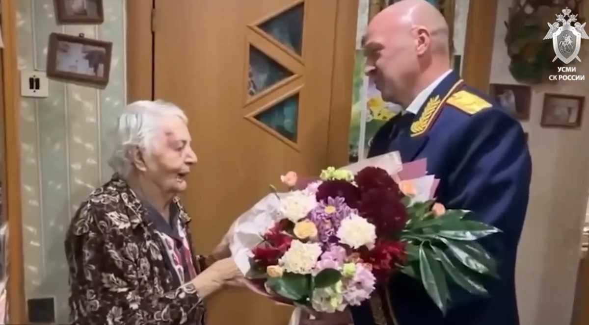 Более 60 лет проработала учителем 100-летняя жительница Боровичей Елена Антонова Более 60 лет проработала учителем 100-летняя жительница Боровичей Елена Антонова