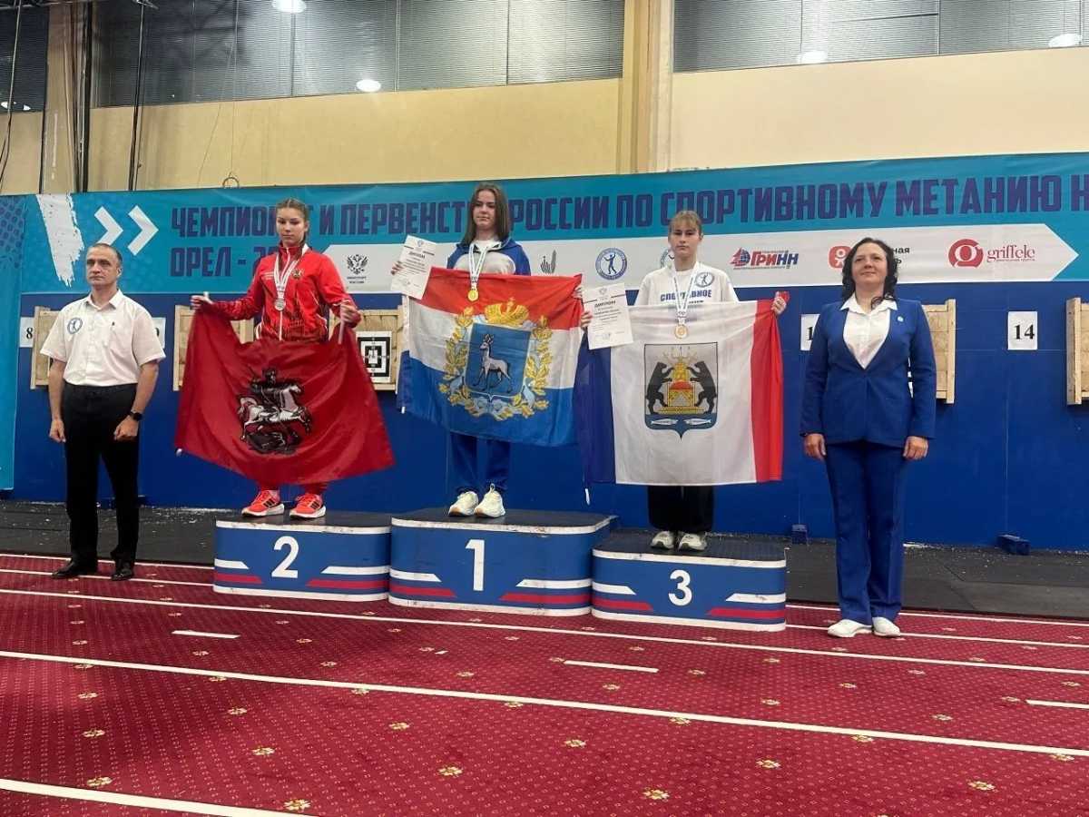 Новгородка Ольга Сидорова выиграла бронзу первенства России по спортивному метанию ножа Новгородка Ольга Сидорова выиграла бронзу первенства России по спортивному метанию ножа