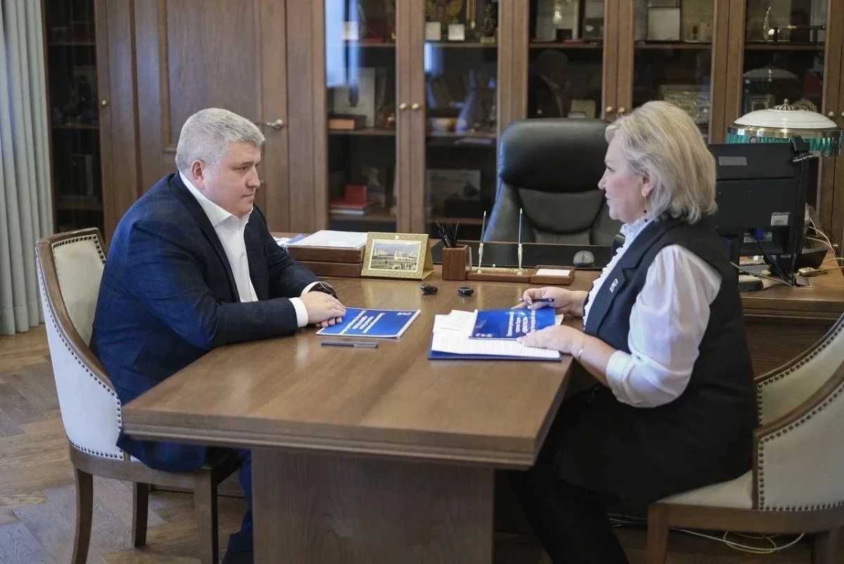Елена Писарева отметила внимание губернатора Новгородской области к сфере образования Елена Писарева отметила внимание губернатора Новгородской области к сфере образования