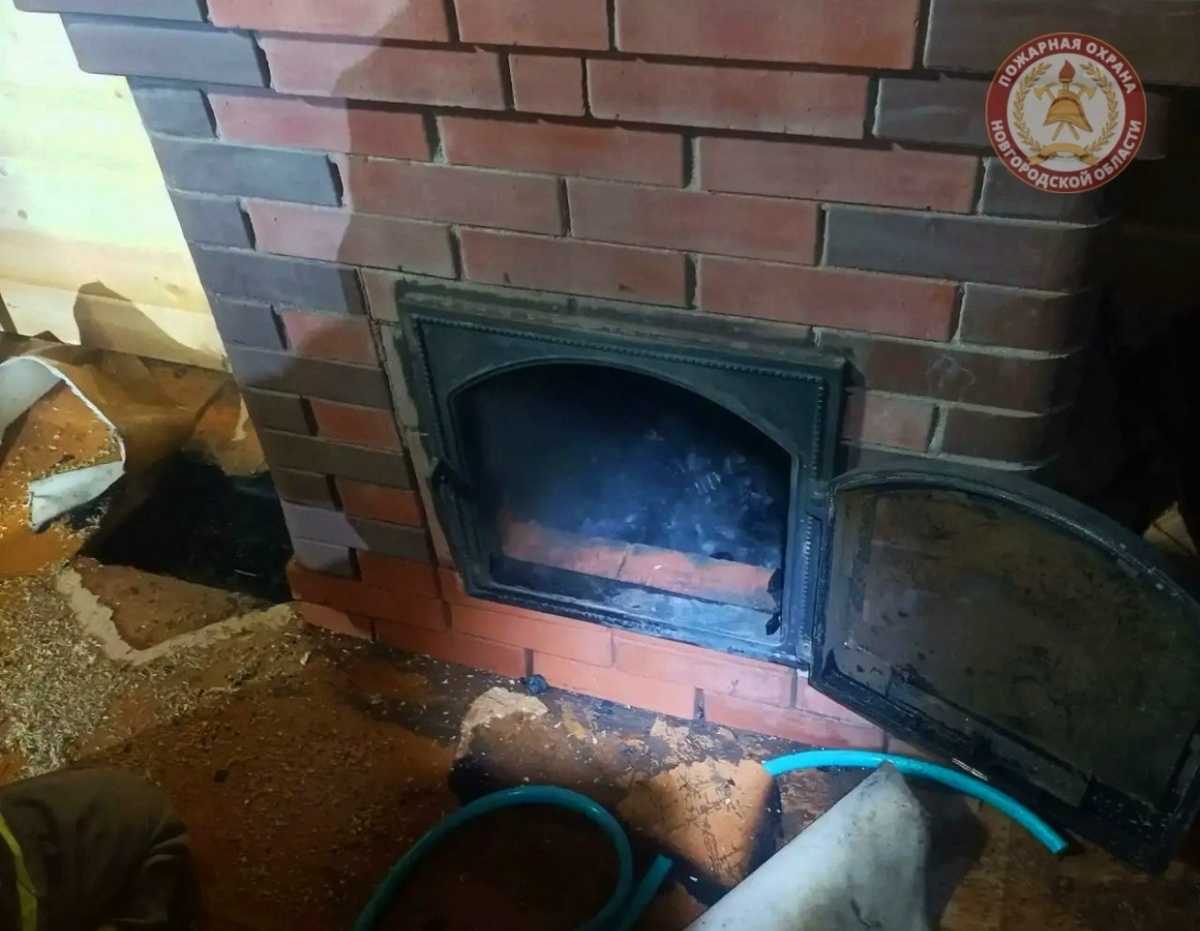 Пожарные потушили три жилых дома в Старорусском, Демянском и Хвойнинском округах Пожарные потушили три жилых дома в Старорусском, Демянском и Хвойнинском округах
