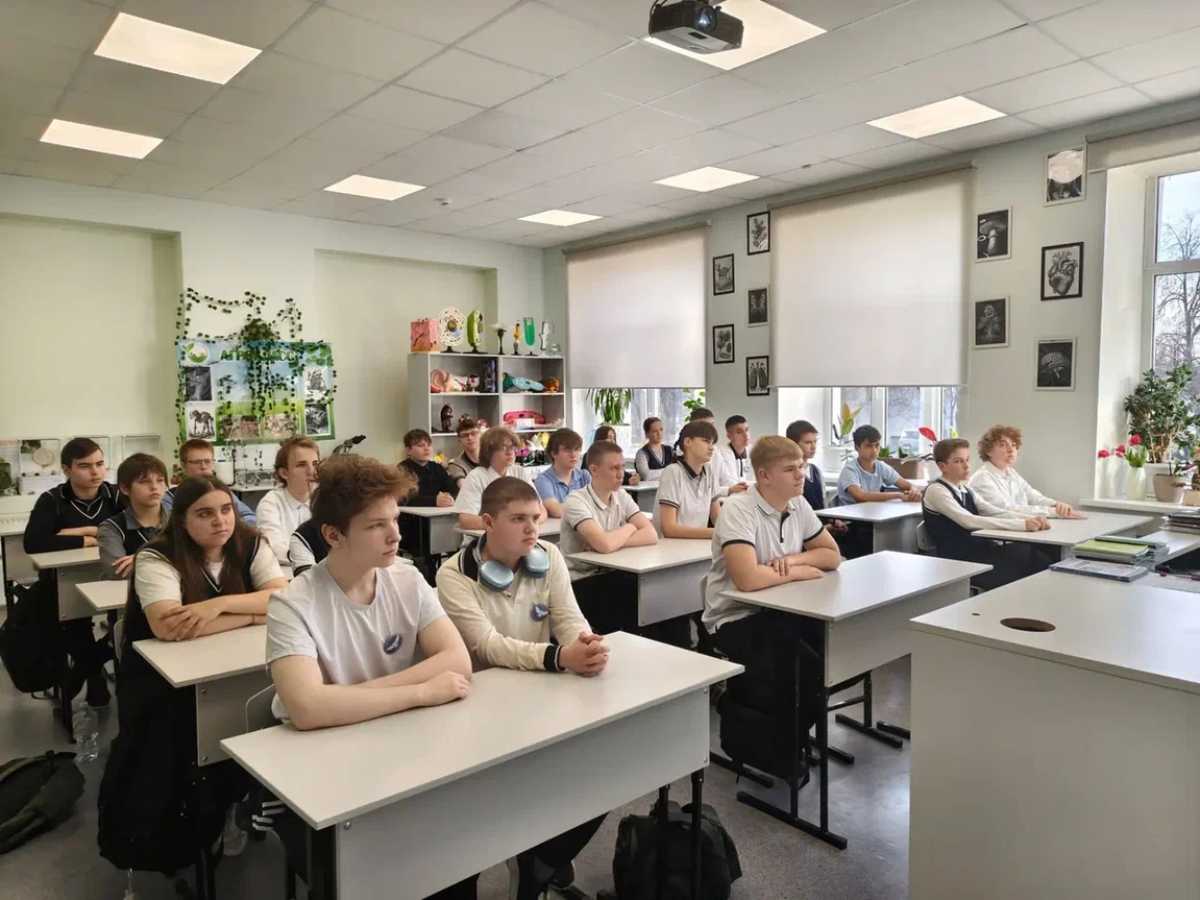В Новгородской области стартовали открытые уроки для учеников агроклассов В Новгородской области стартовали открытые уроки для учеников агроклассов