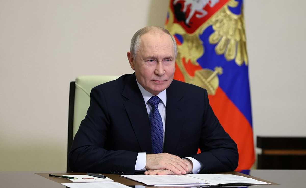 Владимир Путин обсудил с Совбезом противодействие влиянию на молодежь из-за рубежа Владимир Путин обсудил с Совбезом противодействие влиянию на молодежь из-за рубежа